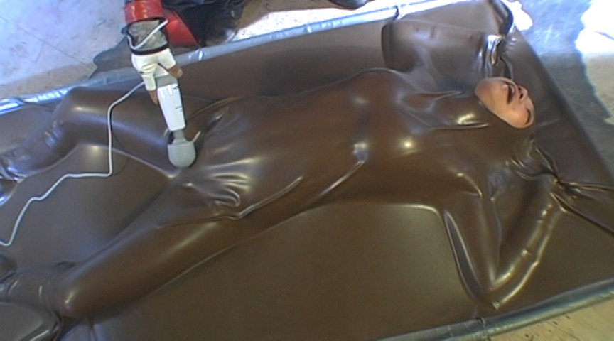 レンジャーヒロインが鼻フック！全身真空パックおもちゃ責め！変態プレイの限りを尽くされ最後はアへ顔アクメで自ら快感に飲まれてしまう…